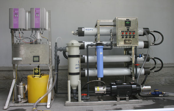 solar sea water desalinization system